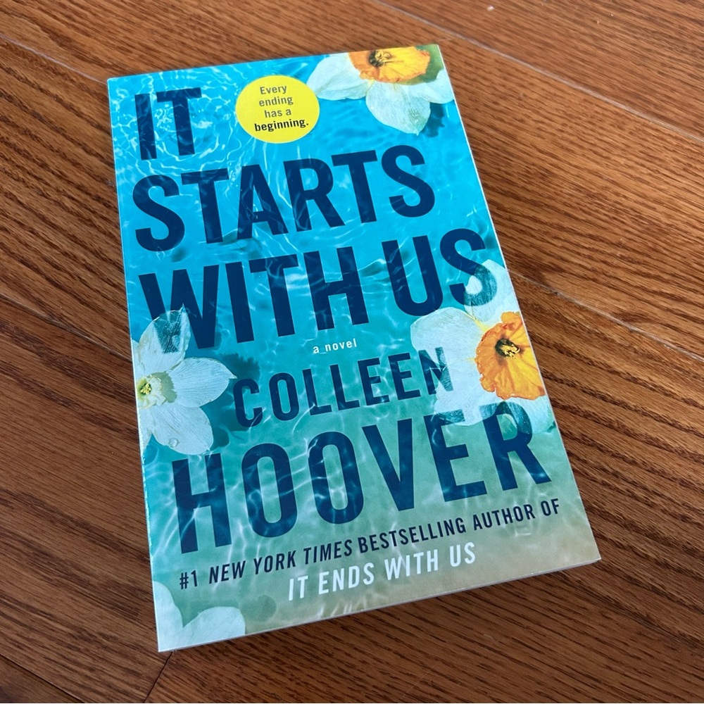 Colleen Hoover It Starts With Us paperback book novel summer beach read travel